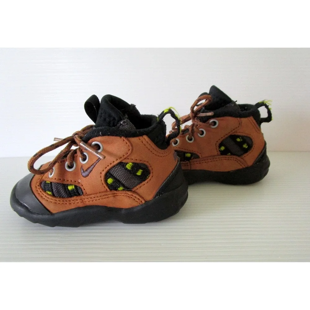 Nike Vintage Todler Boy Brown Sneaker Shoes Size 4 HTF